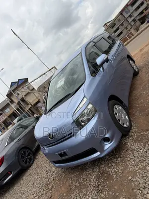 Toyota Voxy V 2WD 8-Seater 2012 Blue
