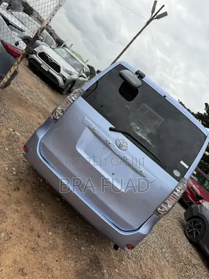 Toyota Voxy V 2WD 8-Seater 2012 Blue