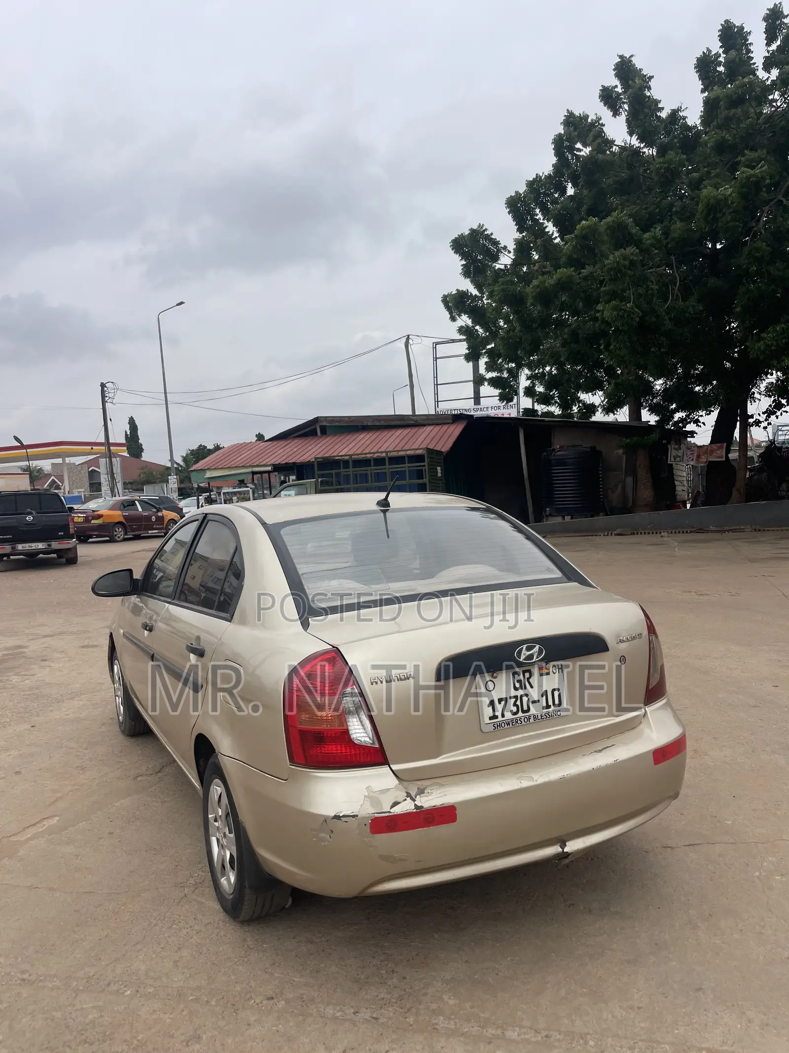 Hyundai Accent 2010 Gold