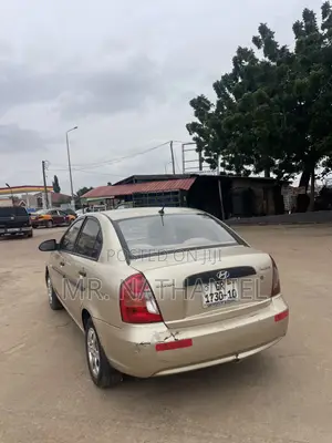 Hyundai Accent 2010 Gold