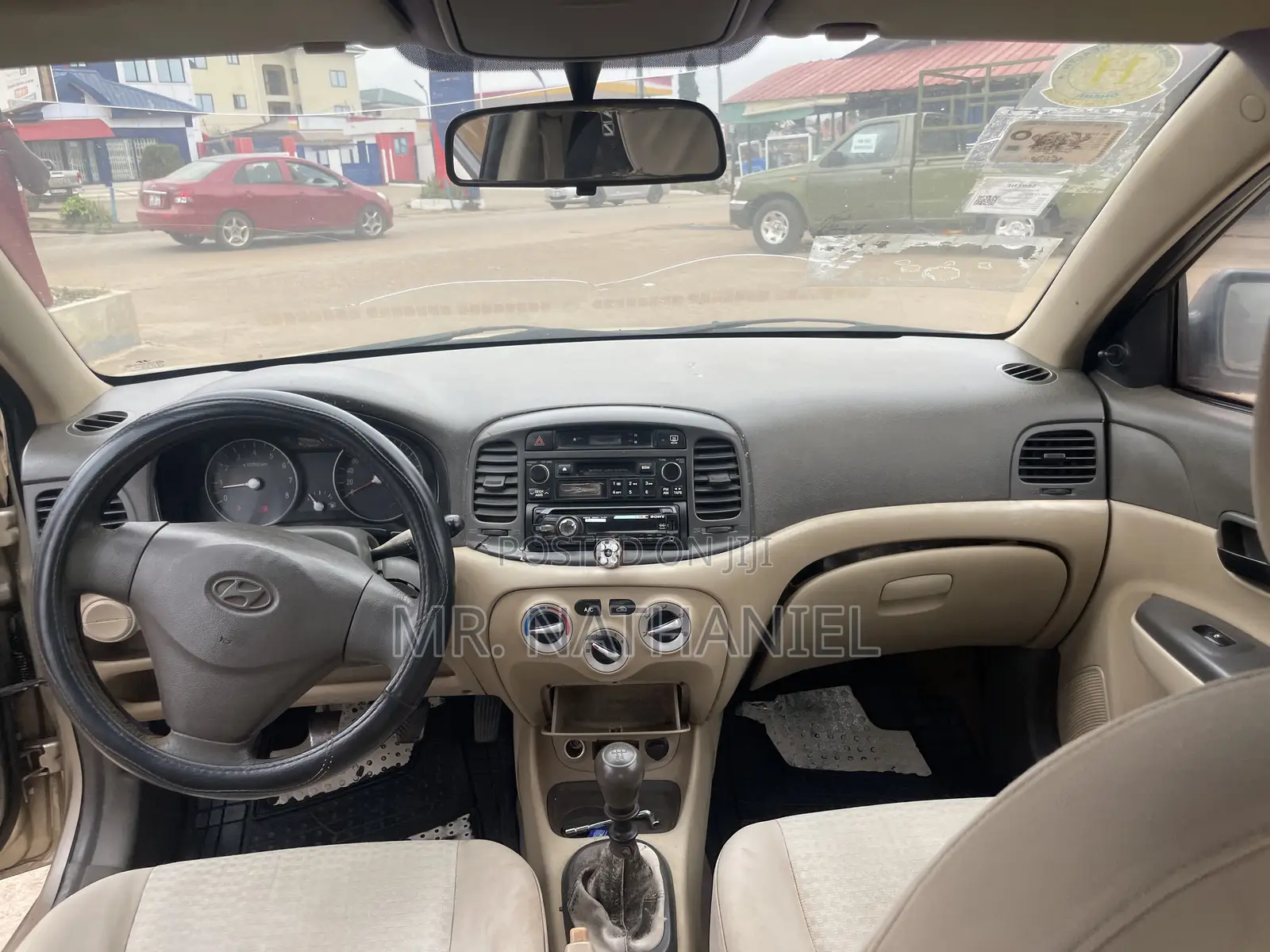 Hyundai Accent 2010 Gold
