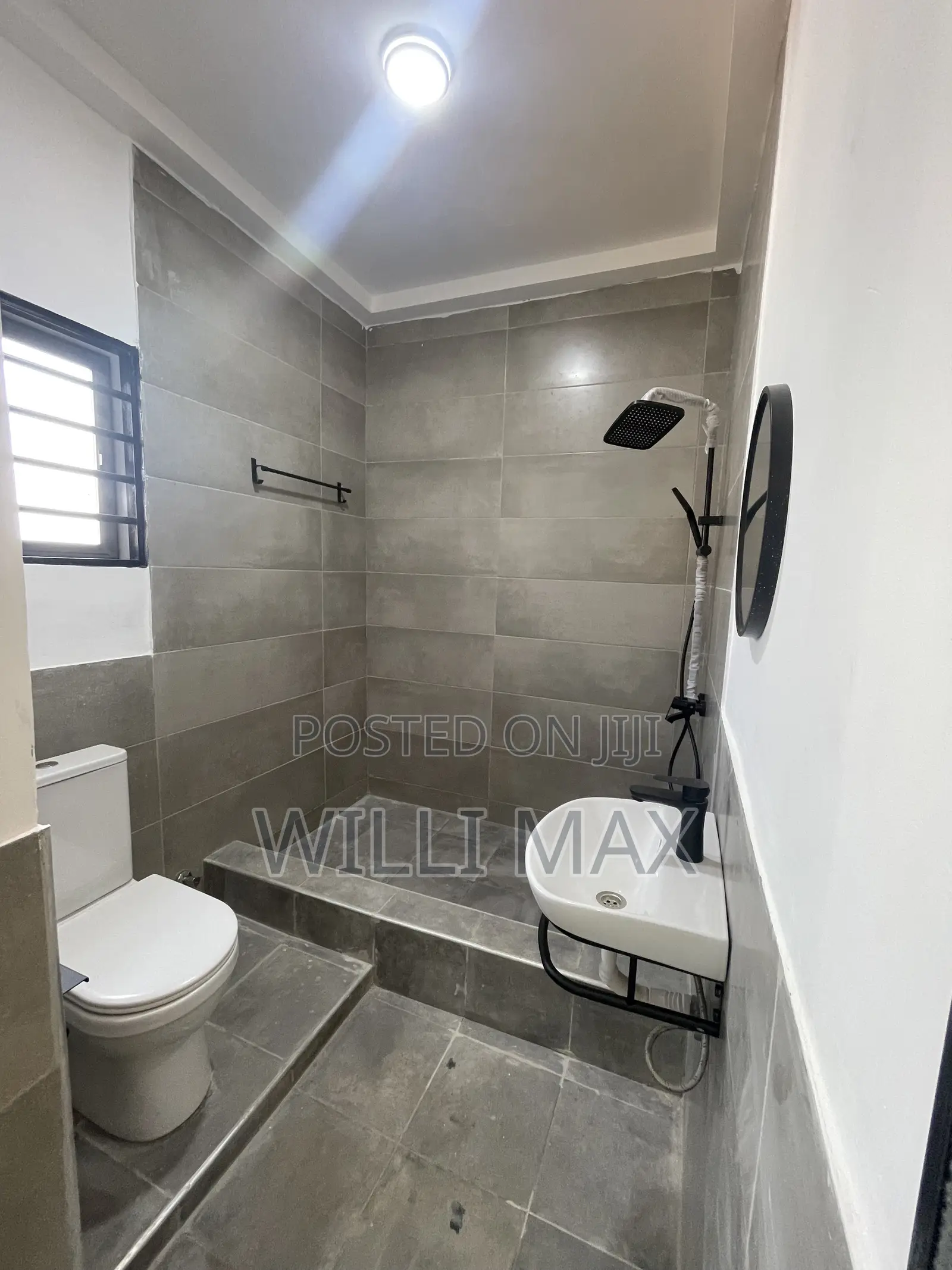 4bdrm Duplex in Oyarifa for sale