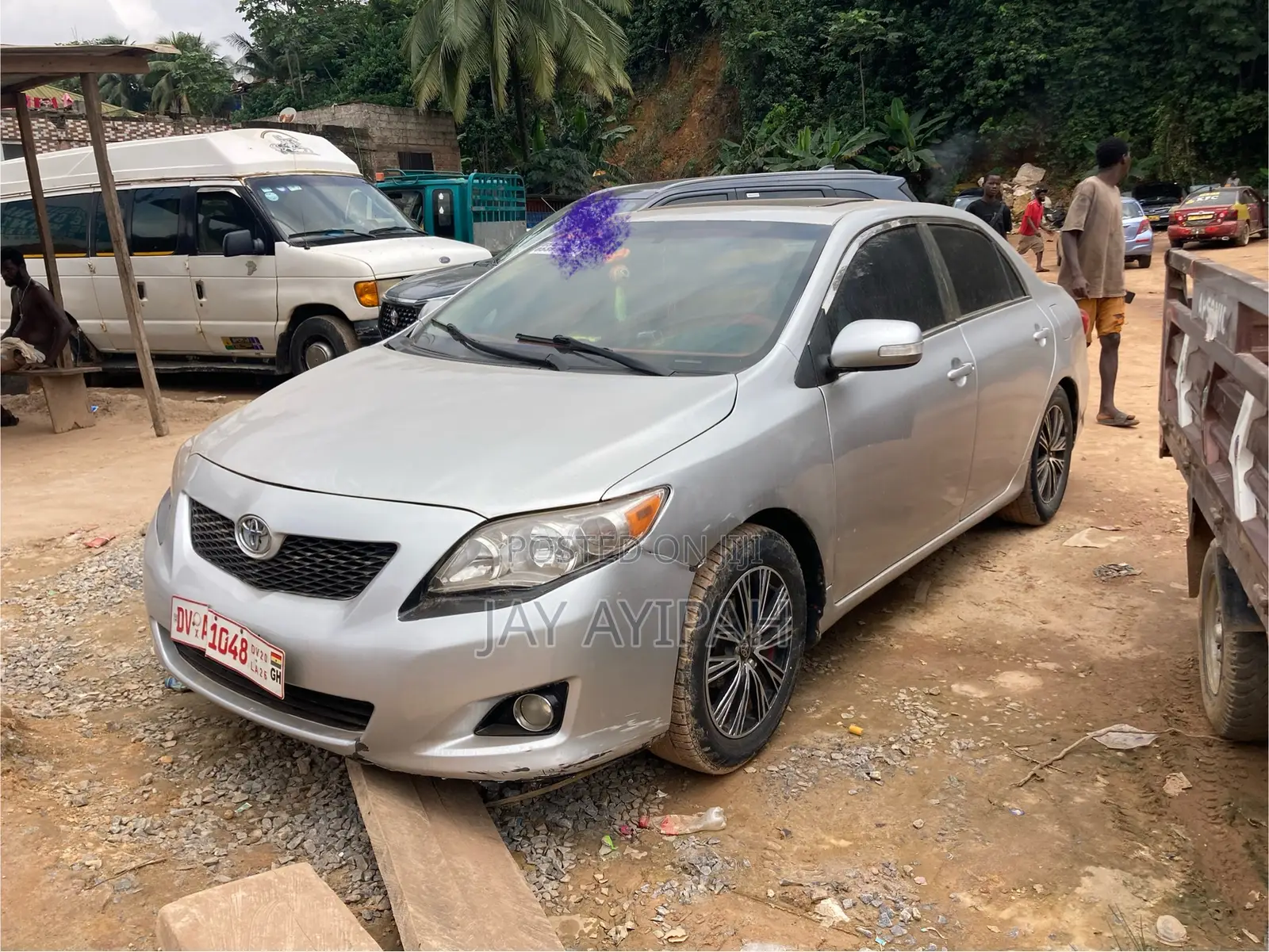 Toyota Corolla LE 4dr Sedan (1.8L 4cyl 4A) 2013 Silver