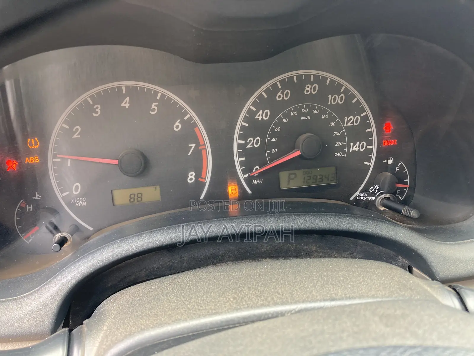 Toyota Corolla LE 4dr Sedan (1.8L 4cyl 4A) 2013 Silver