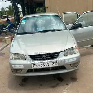 Toyota Corolla 2000 Silver