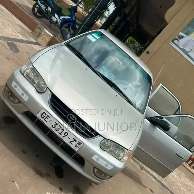 Toyota Corolla 2000 Silver