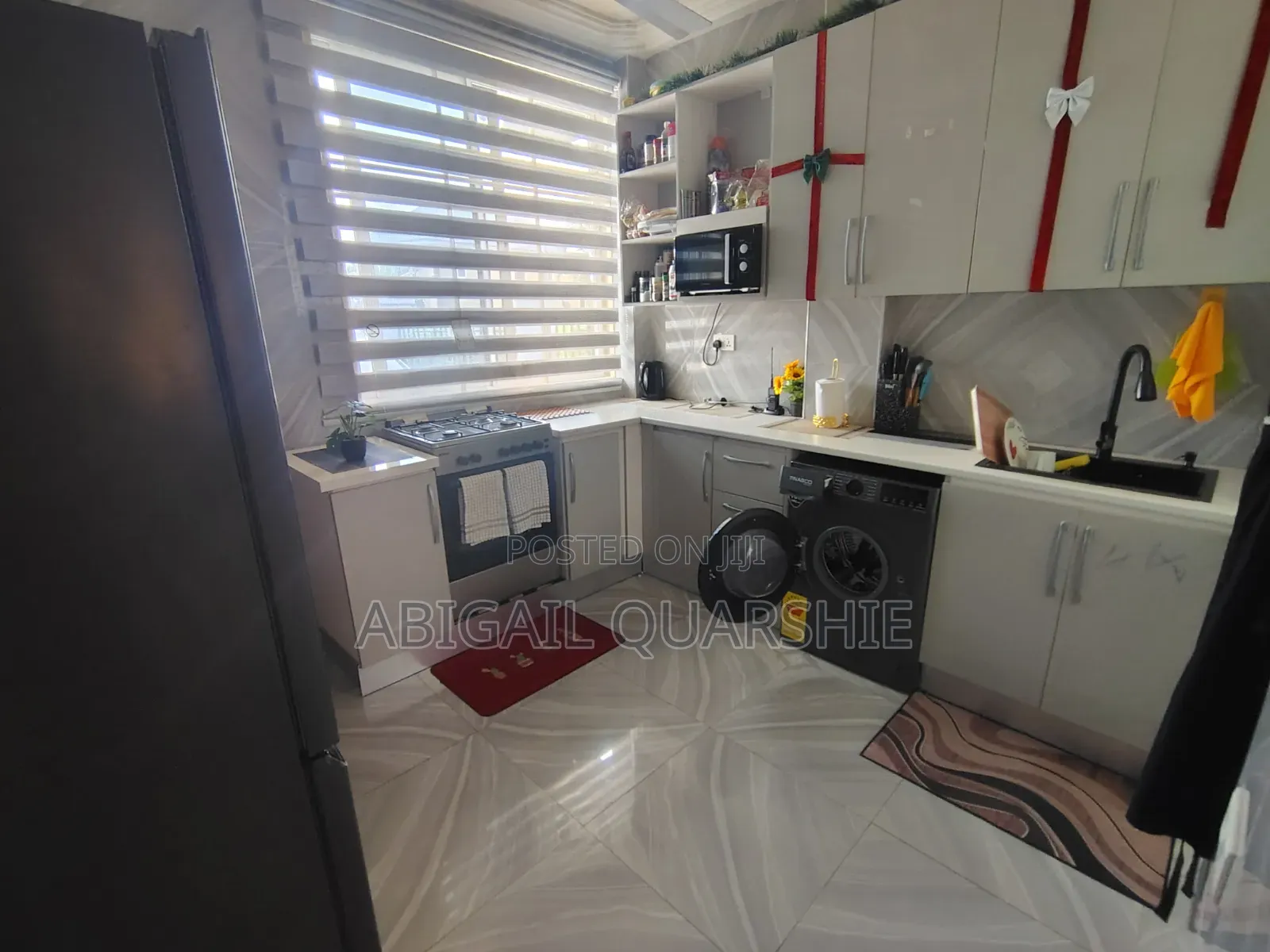Furnished 6bdrm Apartment in Pokuase for sale