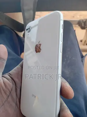 Apple iPhone XR 64 GB White