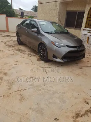Toyota Corolla LE (1.8L 4cyl 2A) 2018 Beige