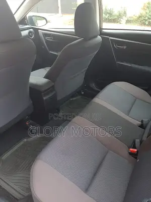 Toyota Corolla LE (1.8L 4cyl 2A) 2018 Beige