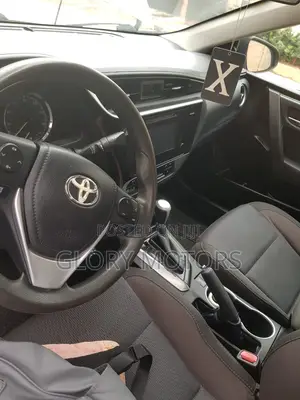 Toyota Corolla LE (1.8L 4cyl 2A) 2018 Beige