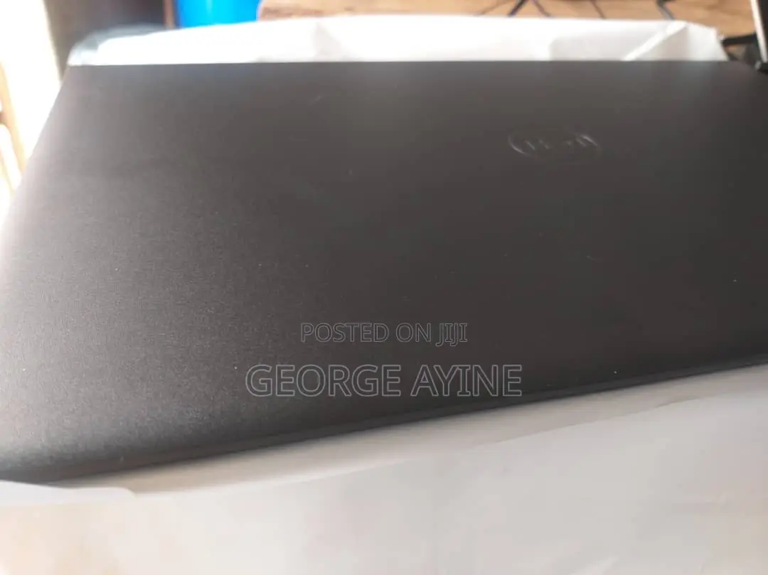 New Laptop Dell Pro 13 8GB Intel Core i5 SSD 512GB