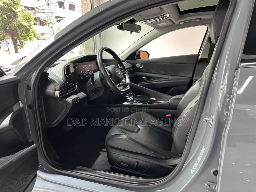 Hyundai Elantra Limited 2021 Green