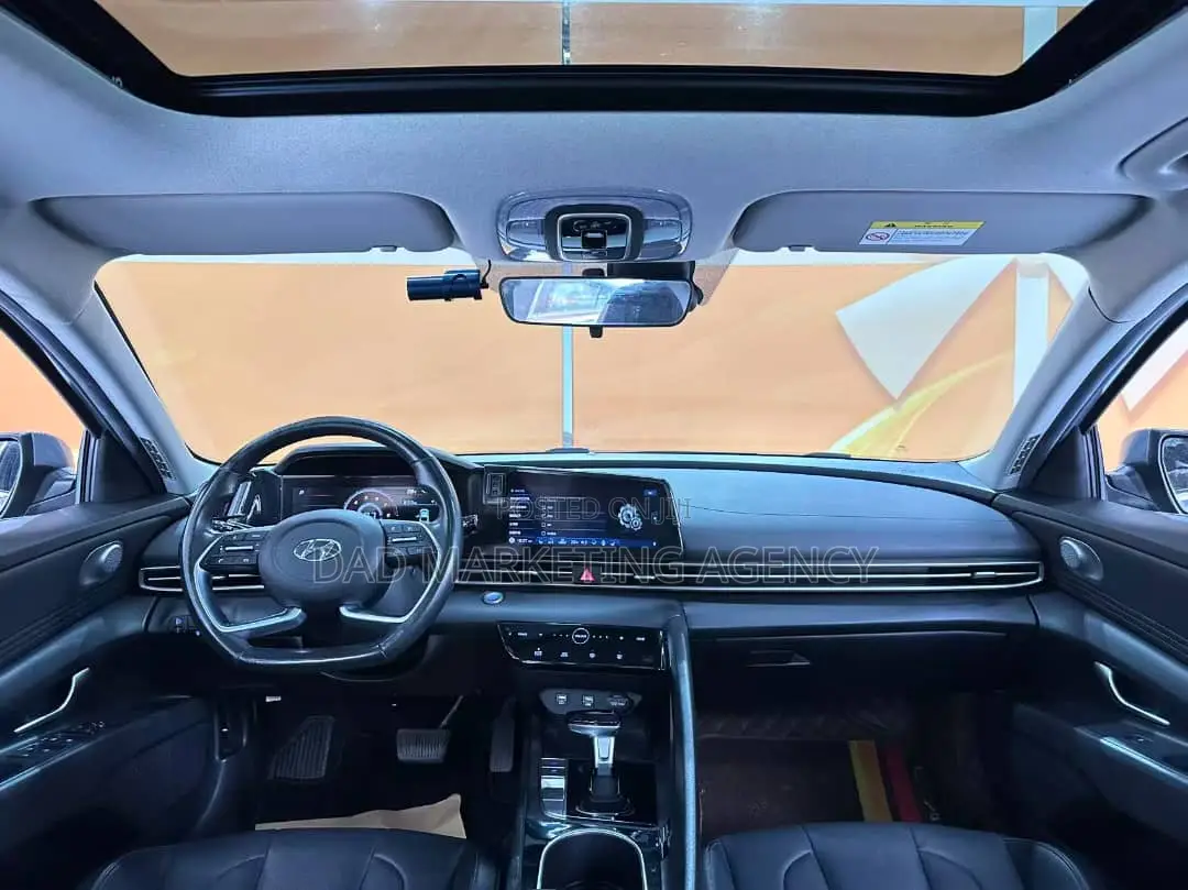 Hyundai Elantra Limited 2021 Green