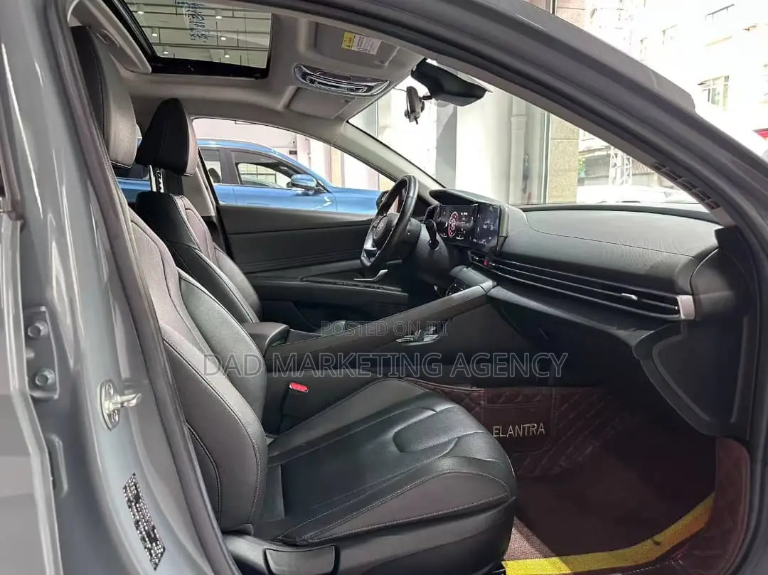 Hyundai Elantra Limited 2021 Green