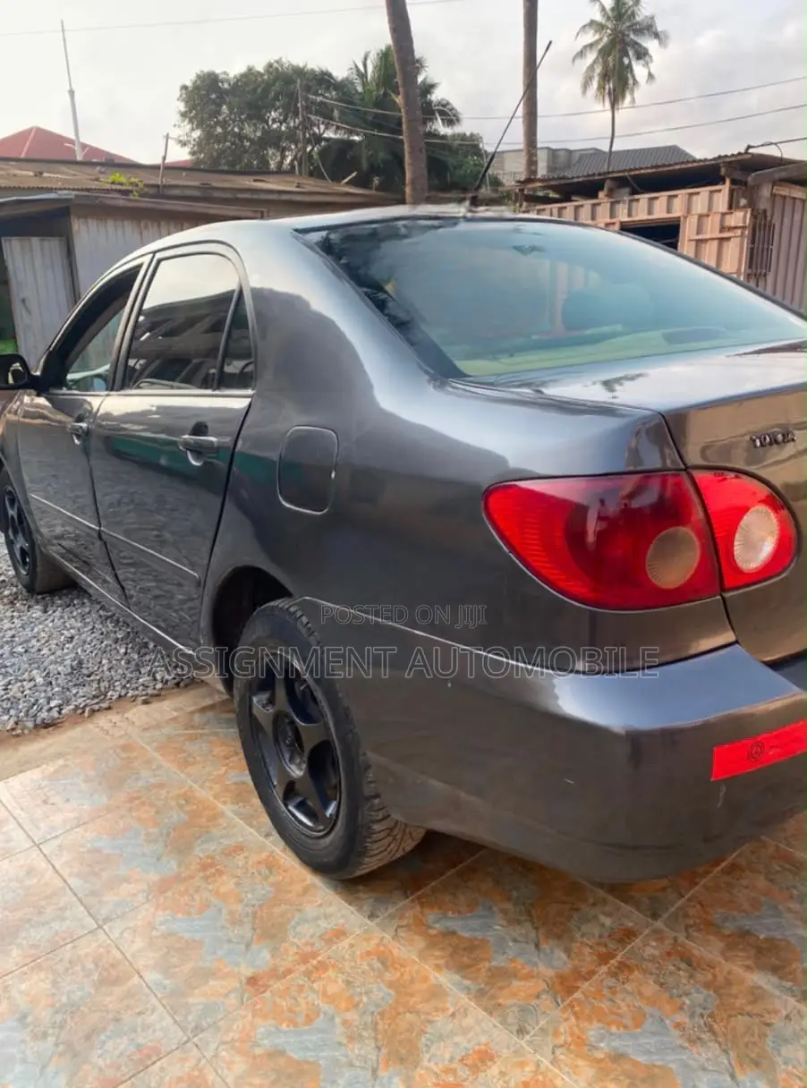 Toyota Vitz 2010 Gray