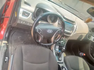 Hyundai Elantra Limited 4dr Sedan (1.8L 4cyl 6A) 2015 Red