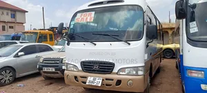 Hyundai County 2008 White