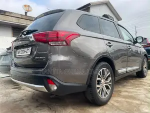 Mitsubishi Outlander SE AWC 2016 Gray