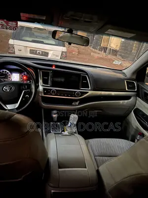 Toyota Highlander LE 4dr SUV (3.5L 6cyl 6A) 2014 Silver