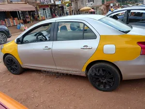 Toyota Yaris 2012 Silver