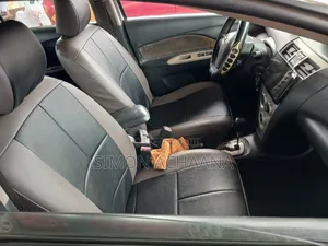Toyota Yaris 2012 Silver