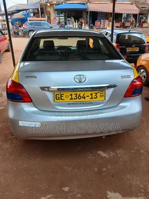 Toyota Yaris 2012 Silver