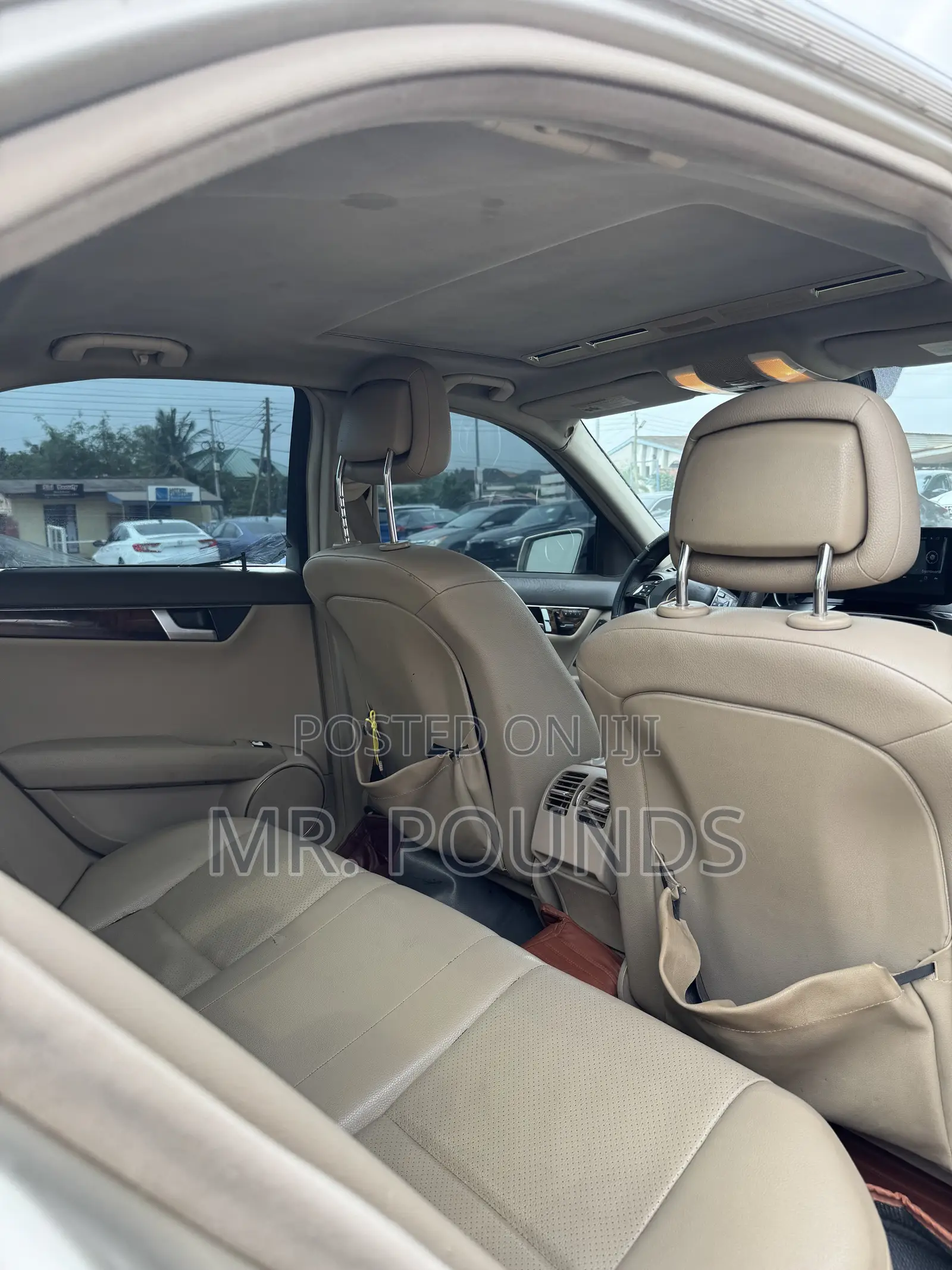 Mercedes-Benz C250 2012 Gold