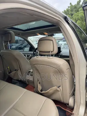 Mercedes-Benz C250 2012 Gold