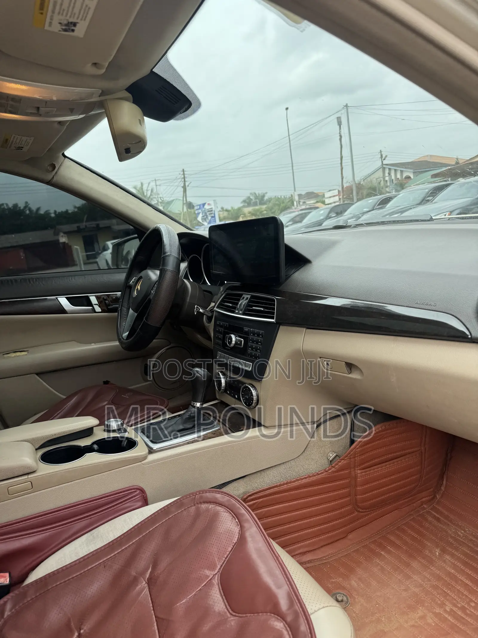Mercedes-Benz C250 2012 Gold