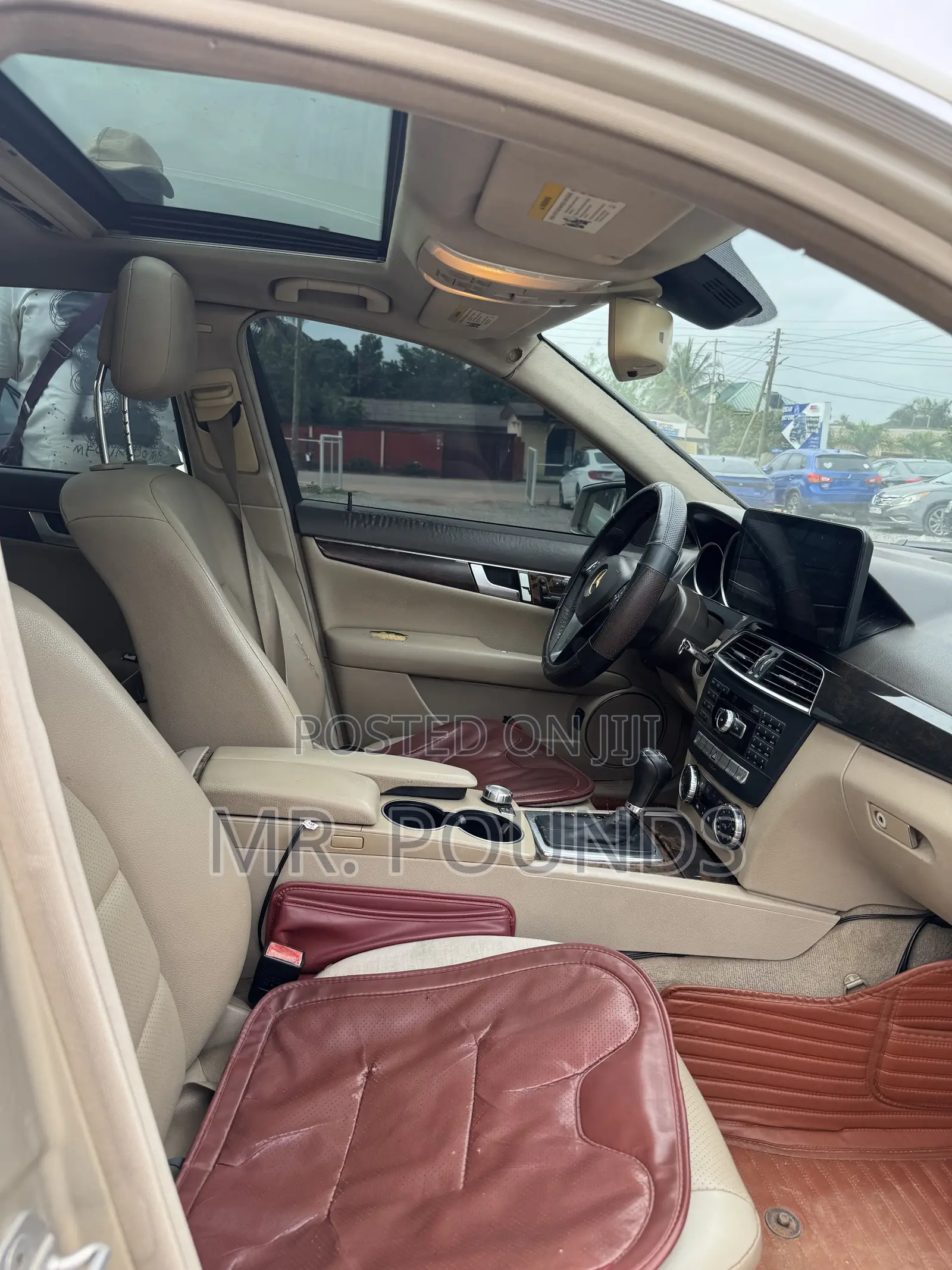 Mercedes-Benz C250 2012 Gold