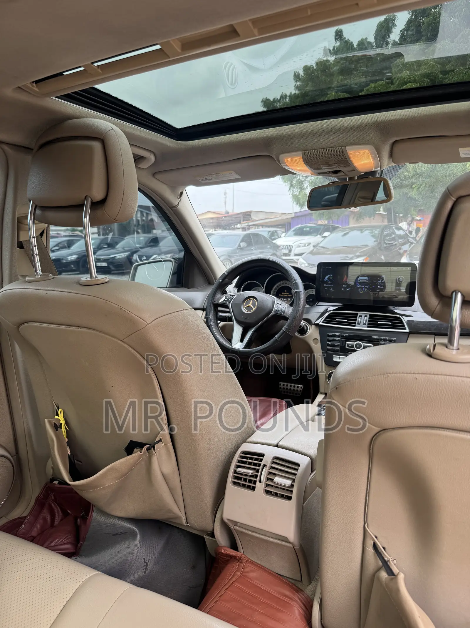 Mercedes-Benz C250 2012 Gold