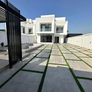 5bdrm House in Ashaley Botwe, Accra Metropolitan for sale