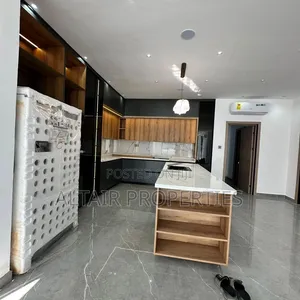 5bdrm House in Ashaley Botwe, Accra Metropolitan for sale