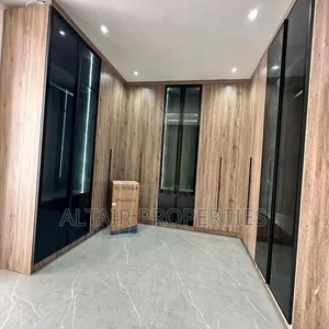 5bdrm House in Ashaley Botwe, Accra Metropolitan for sale