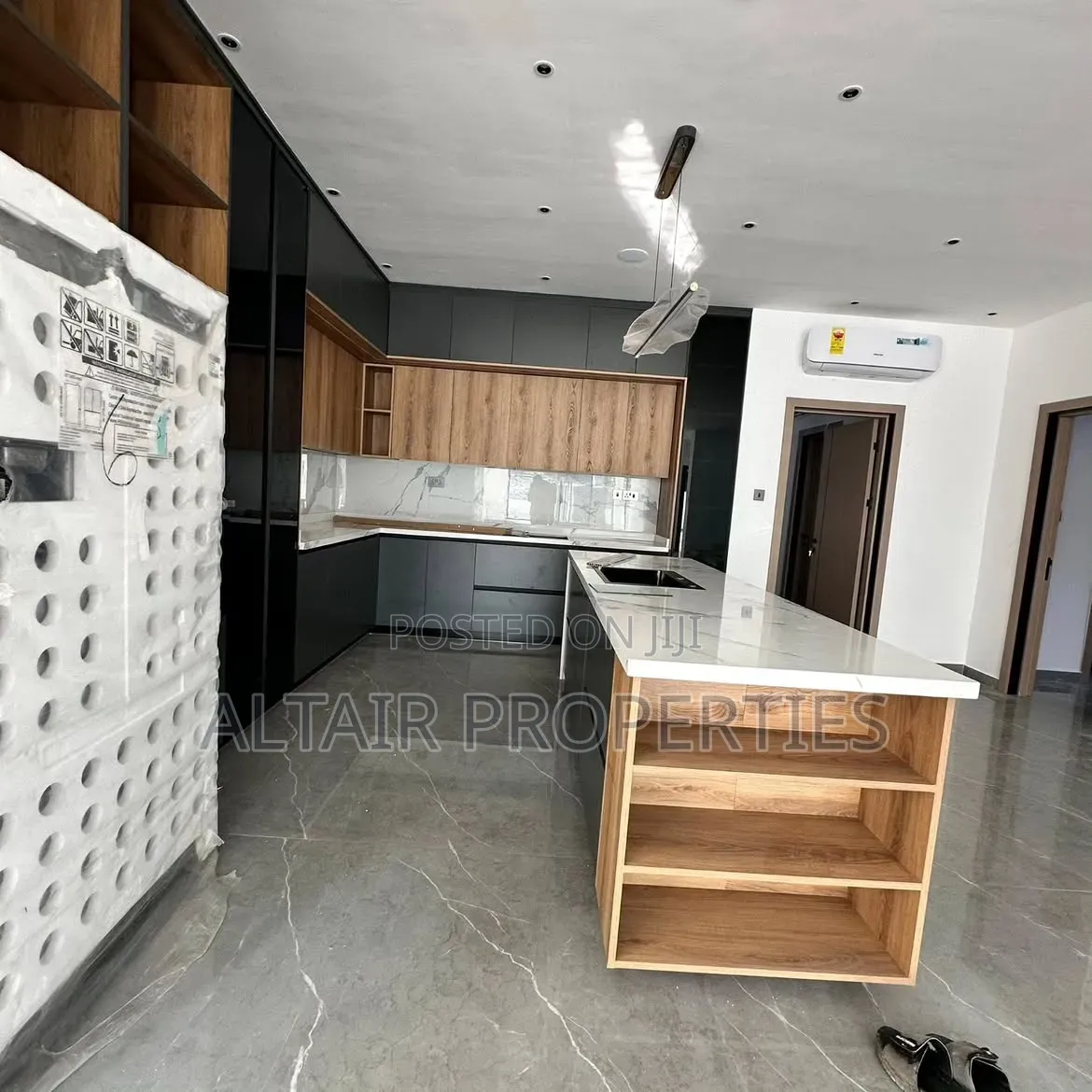 5bdrm House in Ashaley Botwe, Accra Metropolitan for sale