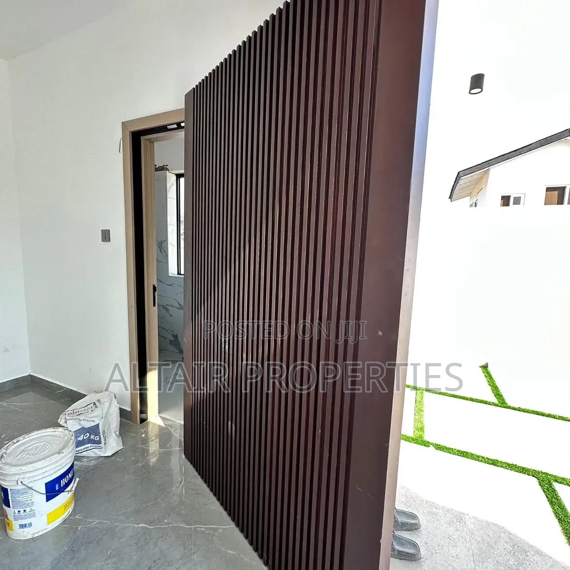 5bdrm House in Ashaley Botwe, Accra Metropolitan for sale