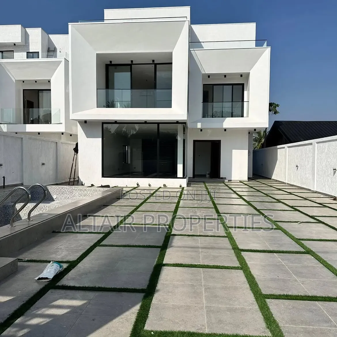 5bdrm House in Ashaley Botwe, Accra Metropolitan for sale