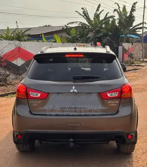 Mitsubishi RVR 2016 Brown