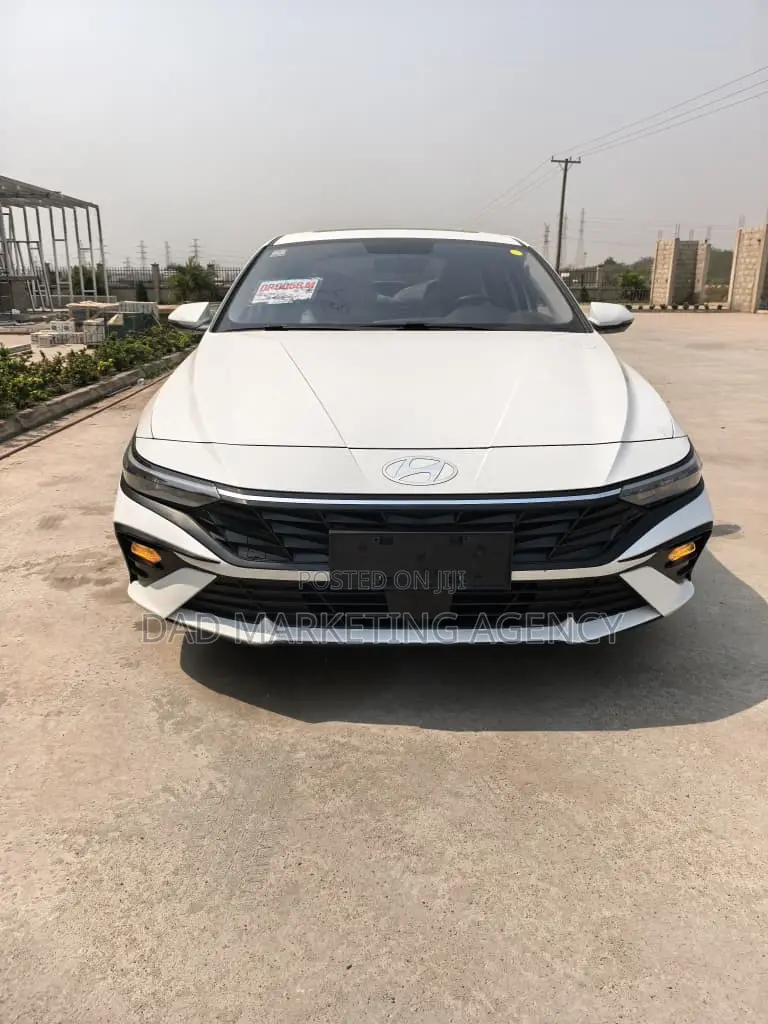 Hyundai Elantra Limited 2024 White