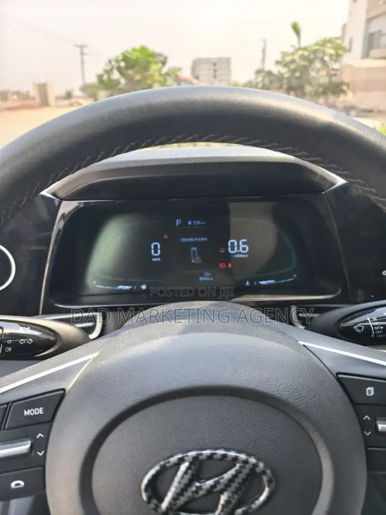 Hyundai Elantra Limited 2024 White