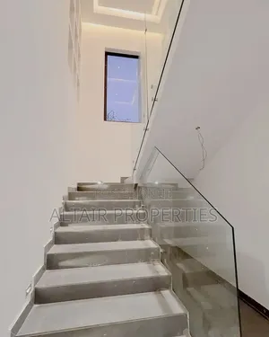 4bdrm House in Accra Metropolitan for sale