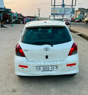 Toyota Vitz 2010 White