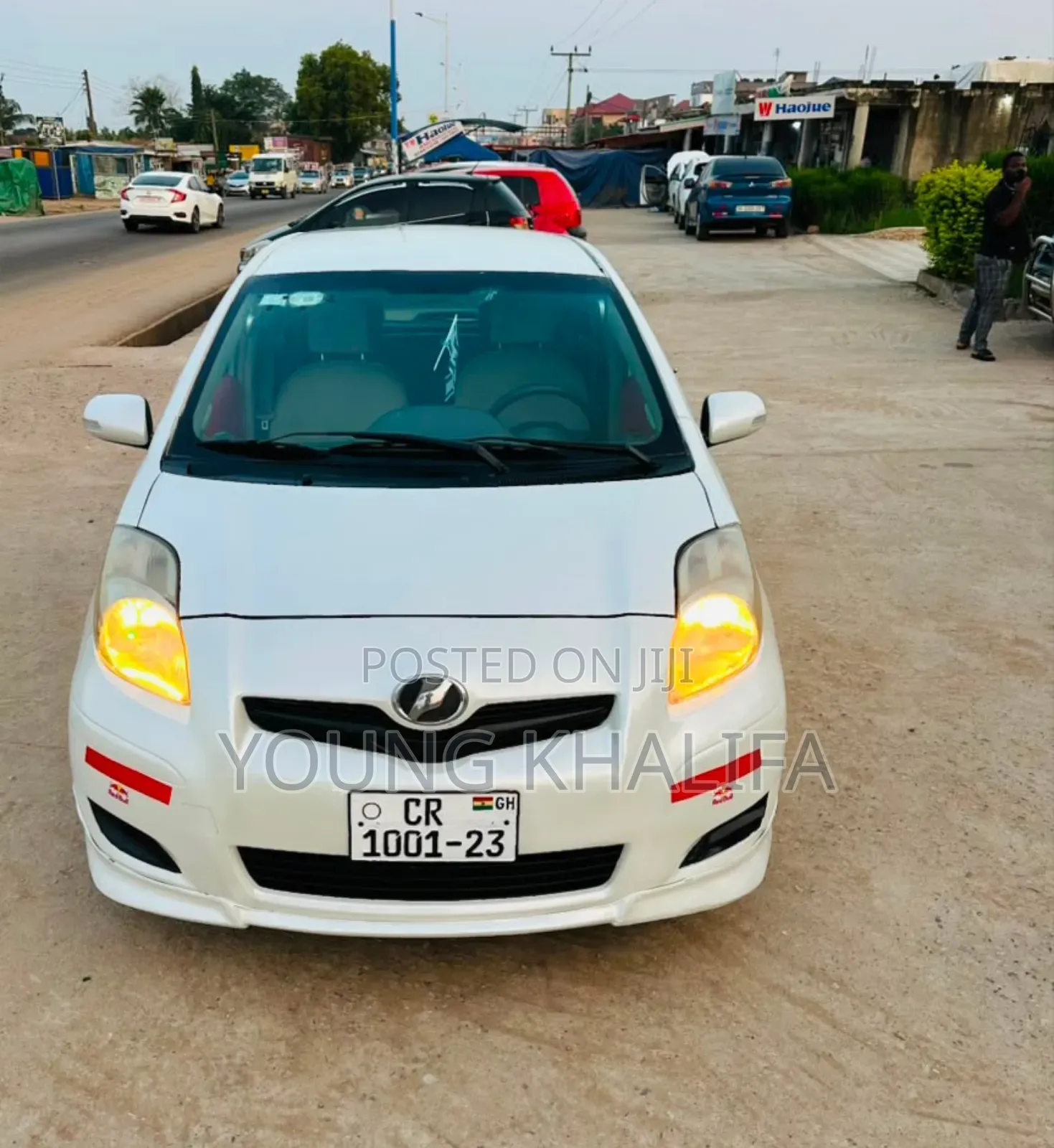 Toyota Vitz 2010 White