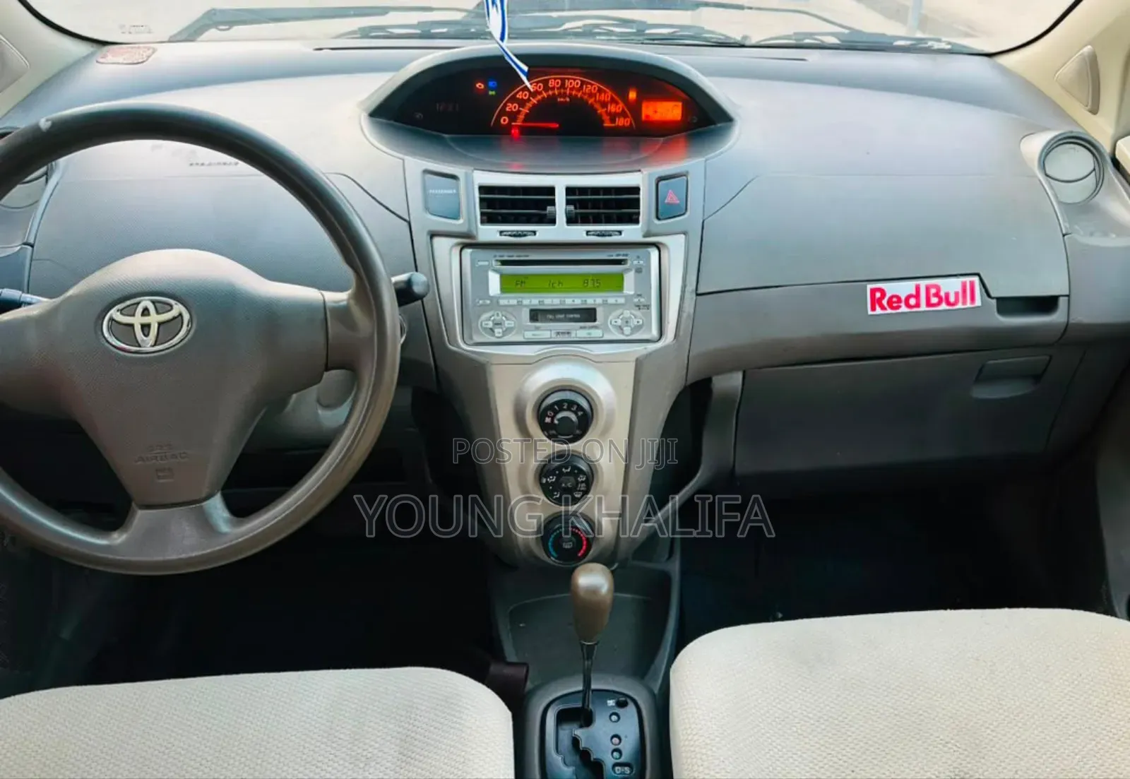 Toyota Vitz 2010 White