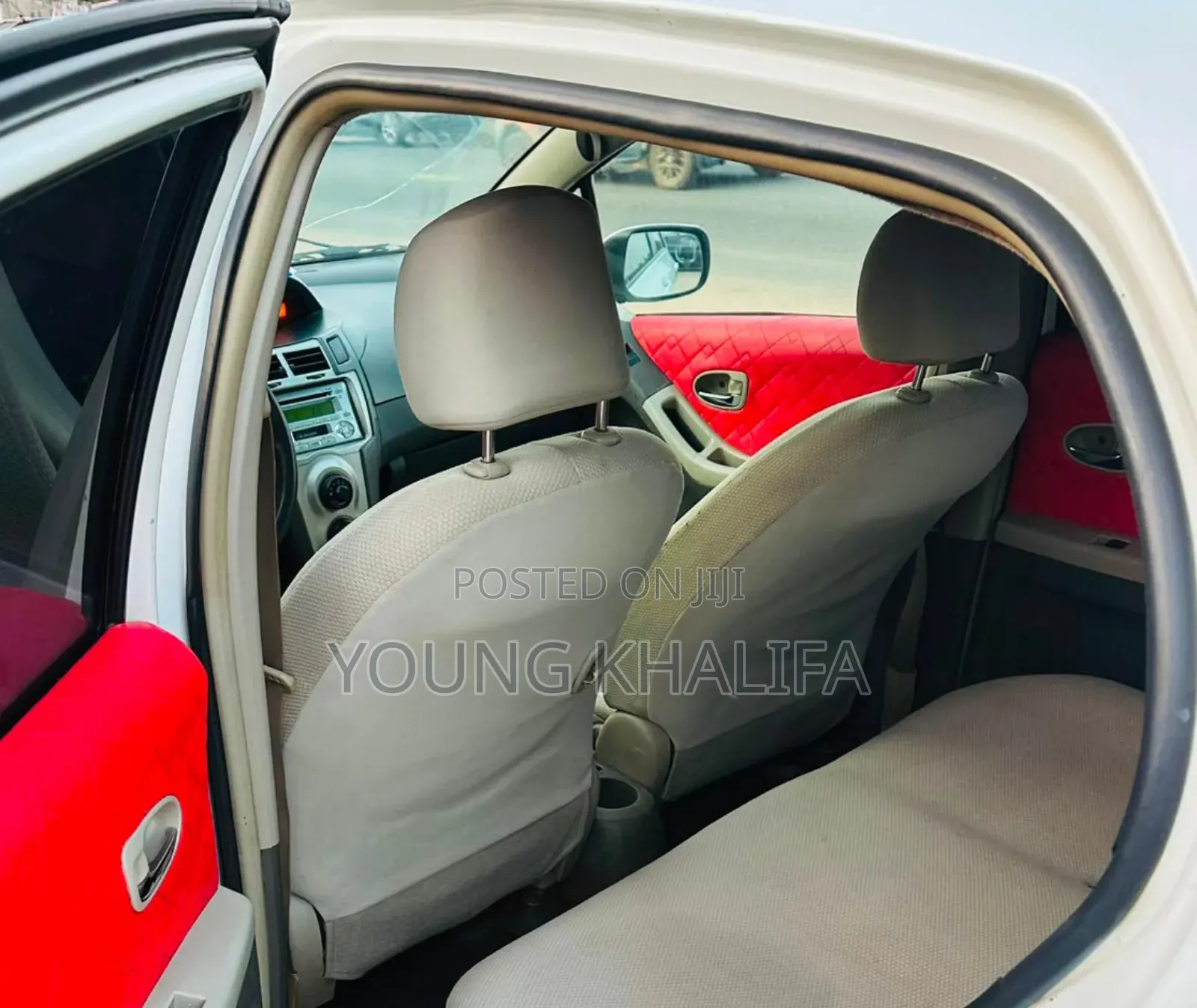 Toyota Vitz 2010 White