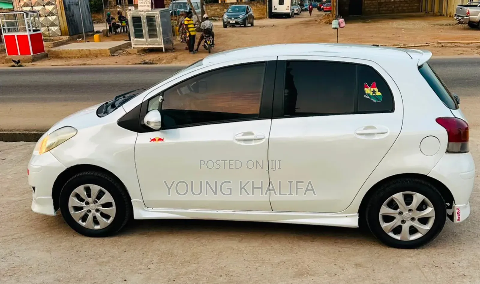 Toyota Vitz 2010 White