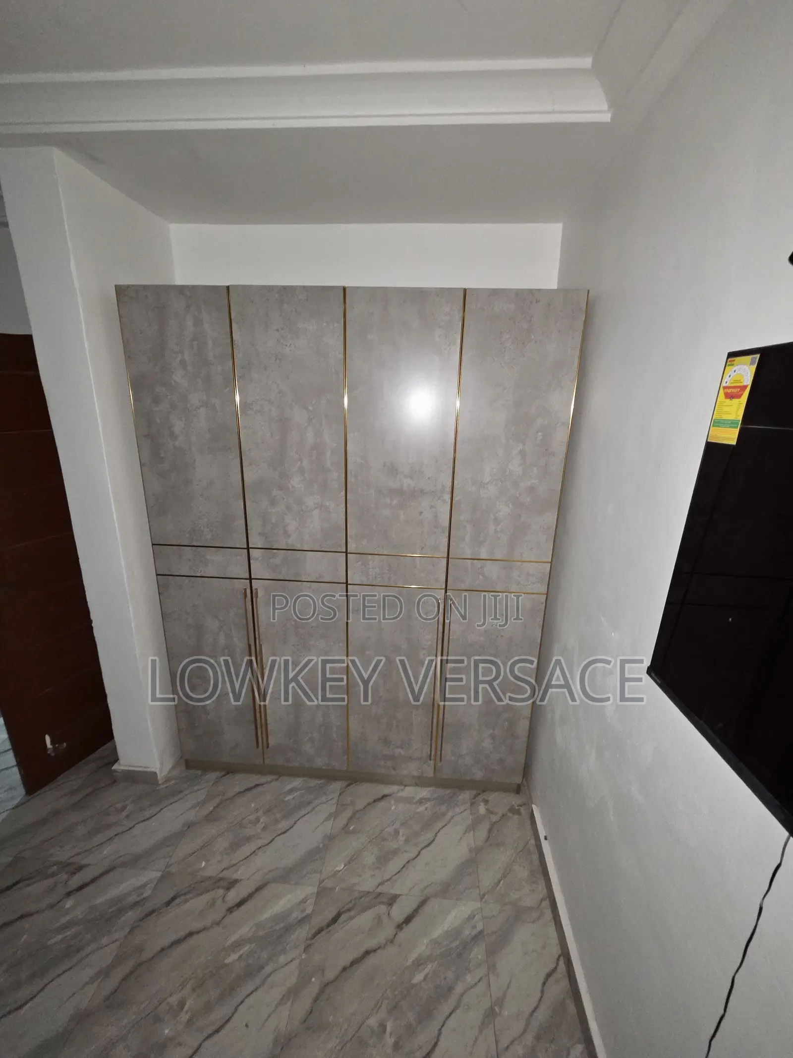 Comfy Two Luxury Beds Apartment + Starlink Internet + DSTV+ Washing Ma