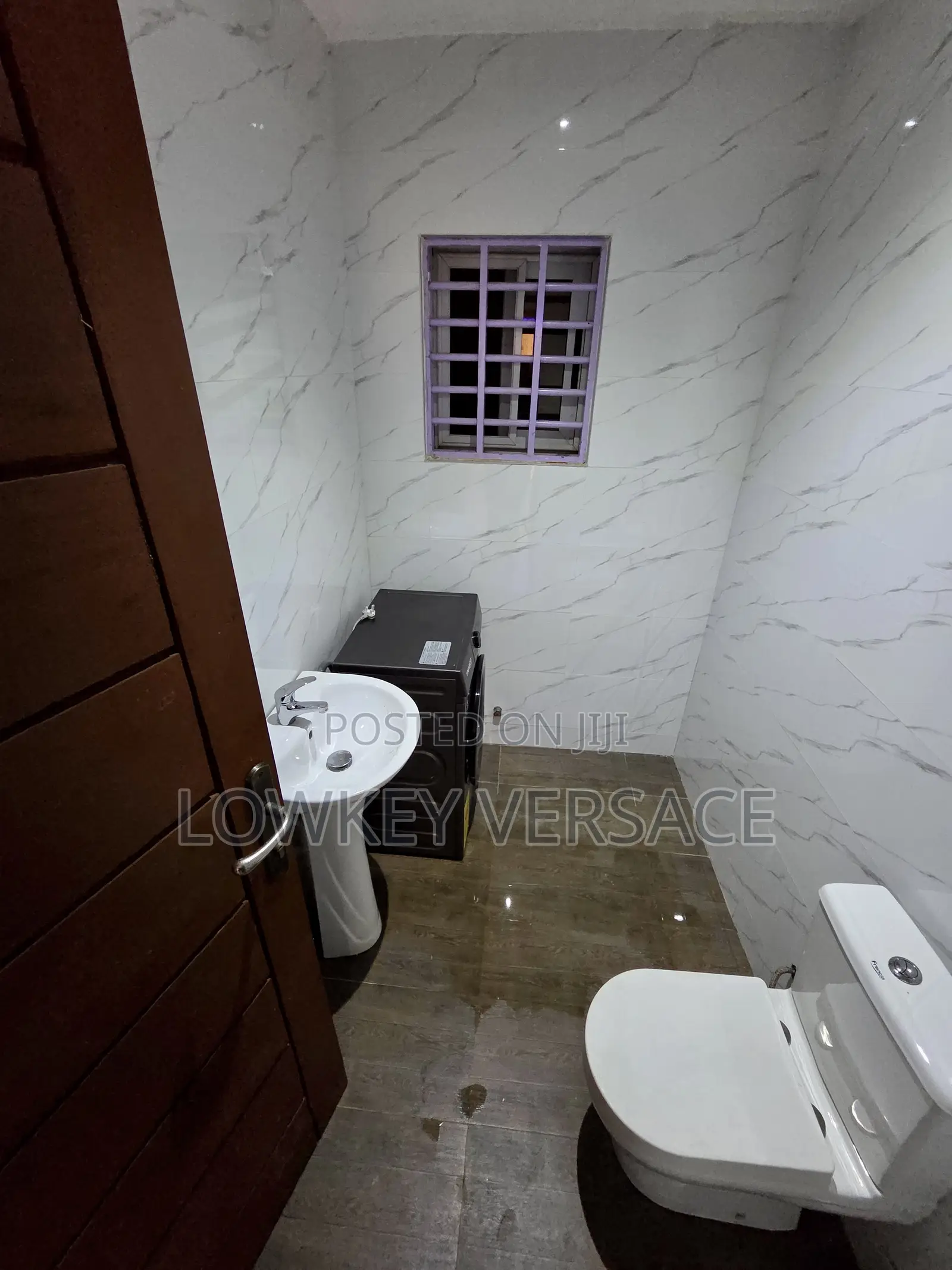 Comfy Two Luxury Beds Apartment + Starlink Internet + DSTV+ Washing Ma