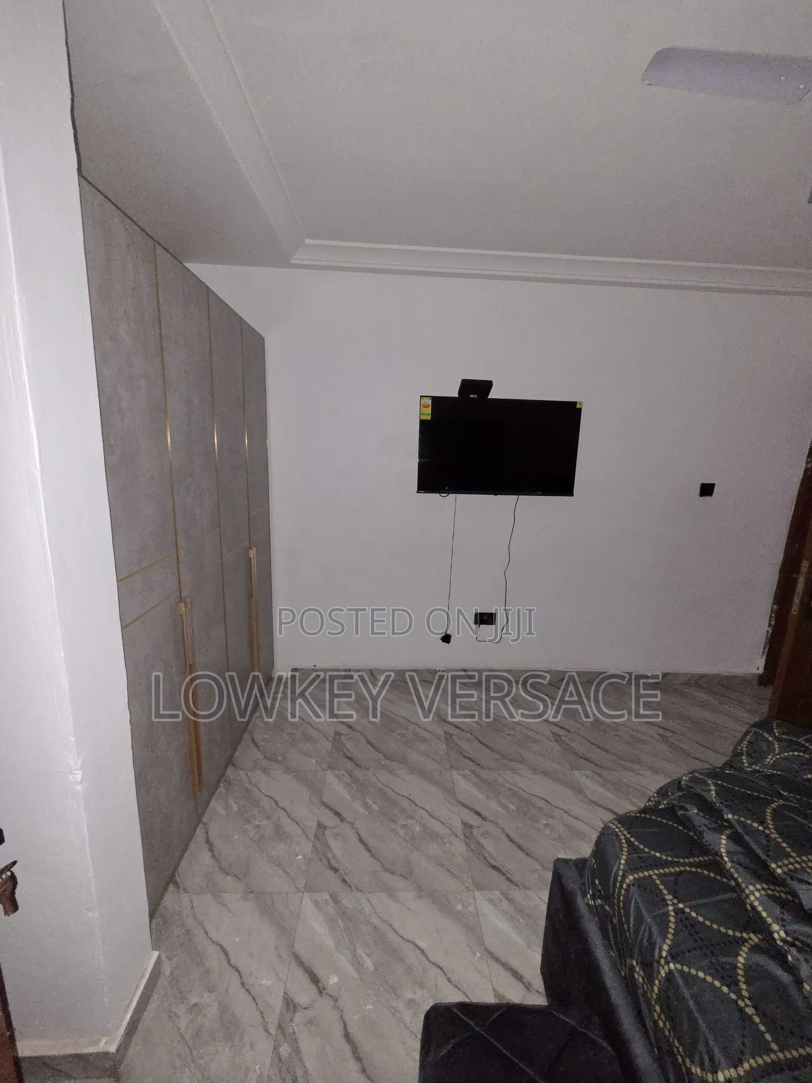 Comfy Two Luxury Beds Apartment + Starlink Internet + DSTV+ Washing Ma